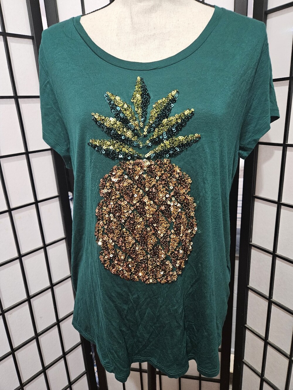 H&M Sequin Pineapple Emerald Green Size Large Short-Sleeve T-Shirt